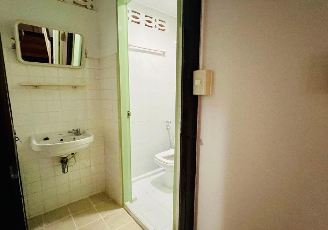 Reehouse@Soi Cowboy/Asoke Bts Hotel Bangkok Kültér fotó